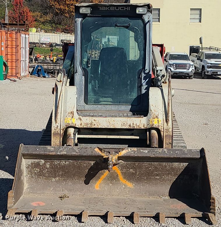 image for item MJ9527 2011 Takeuchi TL250  tracked skid steer loader