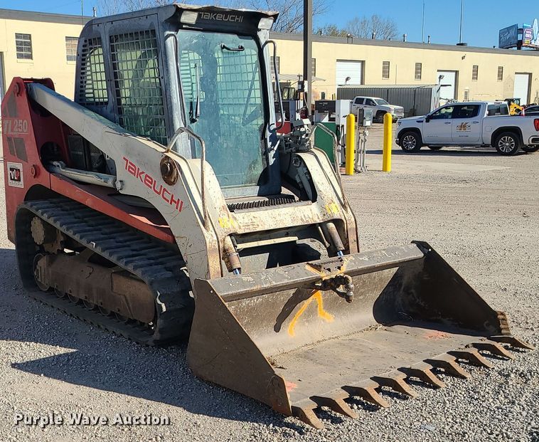 image for item MJ9527 2011 Takeuchi TL250  tracked skid steer loader