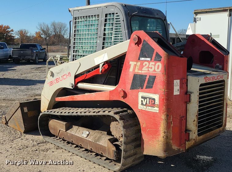image for item MJ9527 2011 Takeuchi TL250  tracked skid steer loader