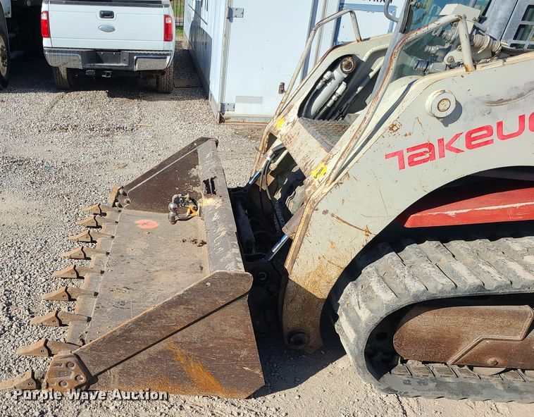 image for item MJ9527 2011 Takeuchi TL250  tracked skid steer loader