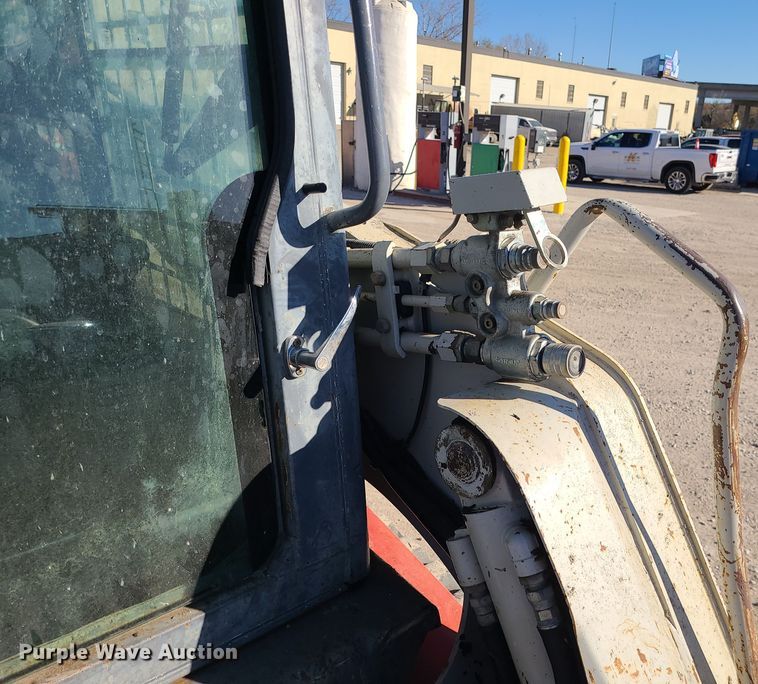 image for item MJ9527 2011 Takeuchi TL250  tracked skid steer loader