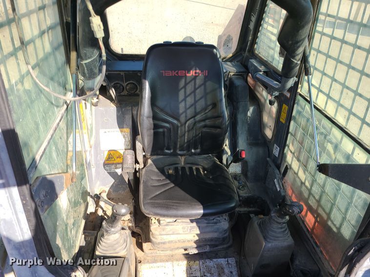 image for item MJ9527 2011 Takeuchi TL250  tracked skid steer loader