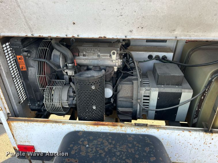 image for item MO9079 2004 Wacker LTC4  light plant