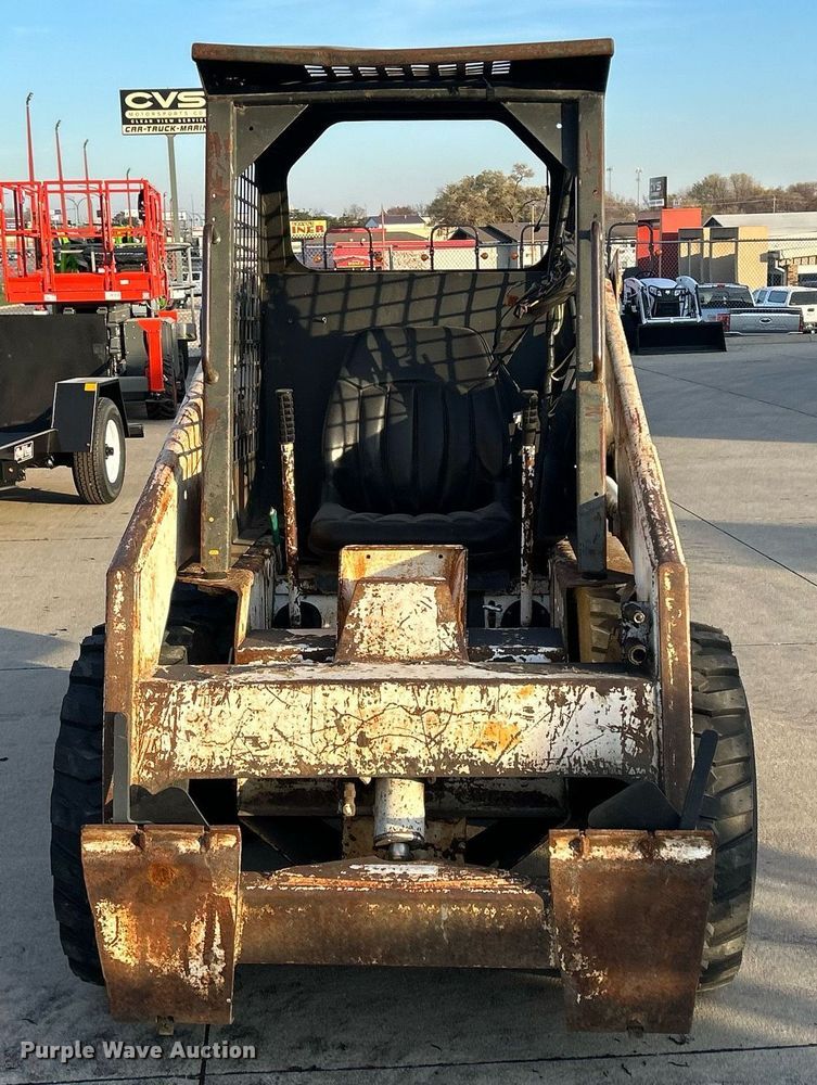 image for item MO9080 1981 Bobcat 642  skid steer loader