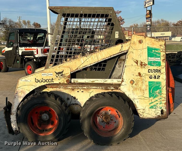 image for item MO9080 1981 Bobcat 642  skid steer loader