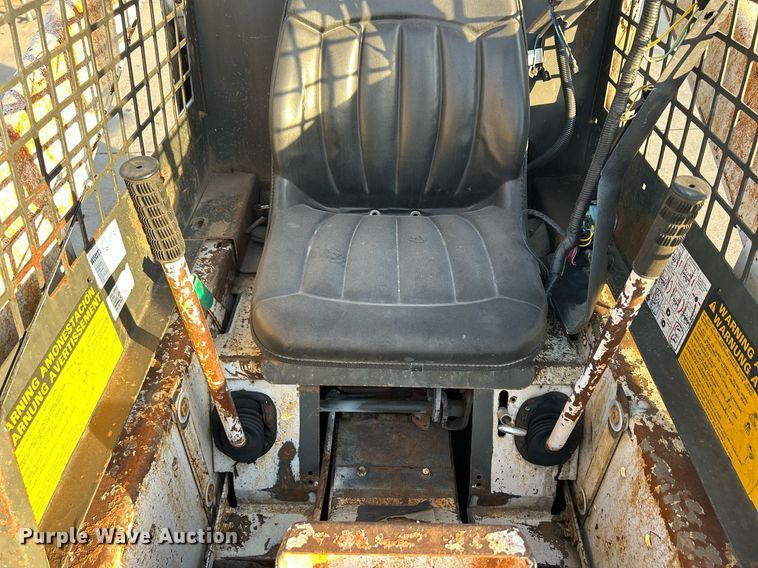 image for item MO9080 1981 Bobcat 642  skid steer loader