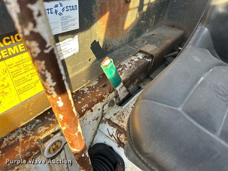 image for item MO9080 1981 Bobcat 642  skid steer loader