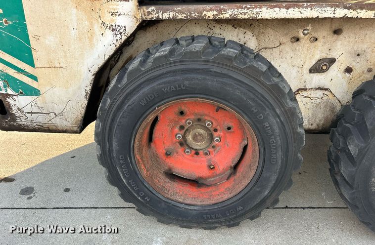image for item MO9080 1981 Bobcat 642  skid steer loader