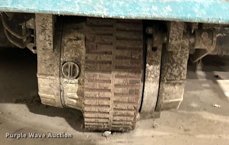 image for item MO9081 Tennant 7100  floor scrubber