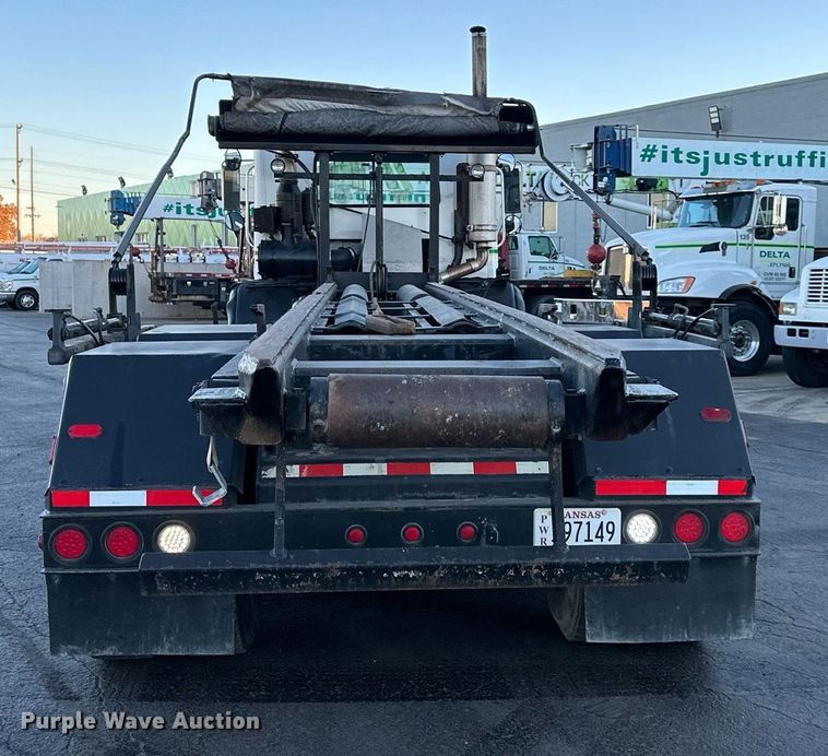 image for item NL9134 1996 Mack MR688S  roll-off container truck