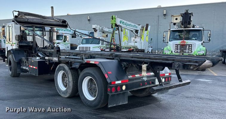 image for item NL9134 1996 Mack MR688S  roll-off container truck