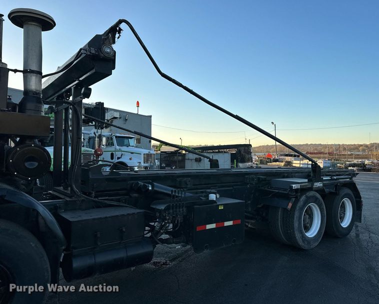 image for item NL9134 1996 Mack MR688S  roll-off container truck