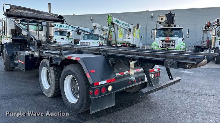 image for item NL9134 1996 Mack MR688S  roll-off container truck