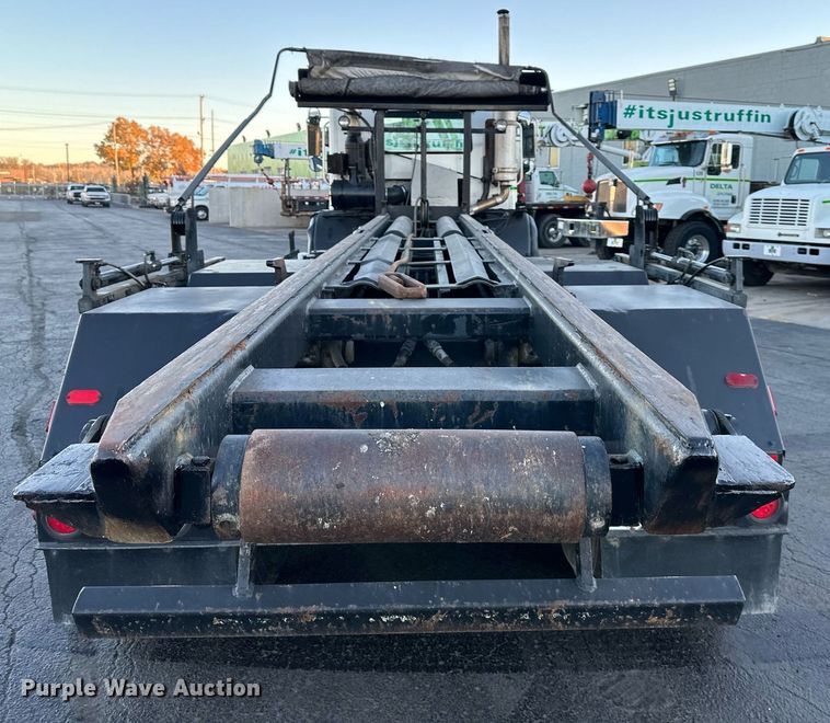 image for item NL9134 1996 Mack MR688S  roll-off container truck