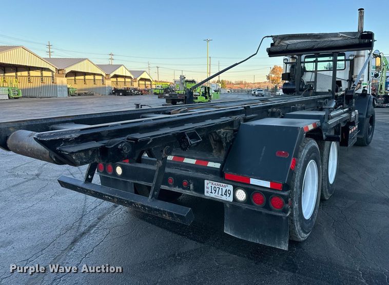 image for item NL9134 1996 Mack MR688S  roll-off container truck