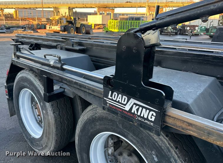 image for item NL9134 1996 Mack MR688S  roll-off container truck