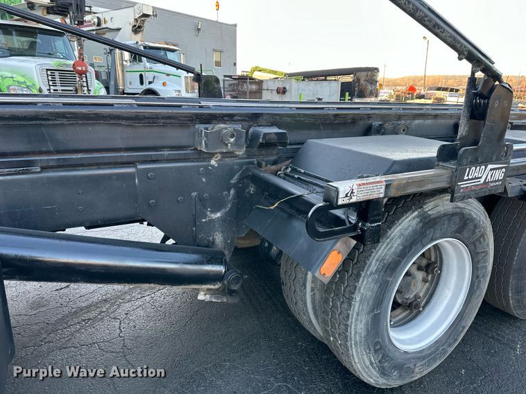 image for item NL9134 1996 Mack MR688S  roll-off container truck