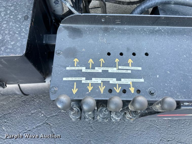 image for item NL9134 1996 Mack MR688S  roll-off container truck