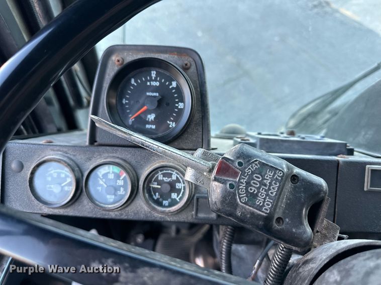 image for item NL9134 1996 Mack MR688S  roll-off container truck