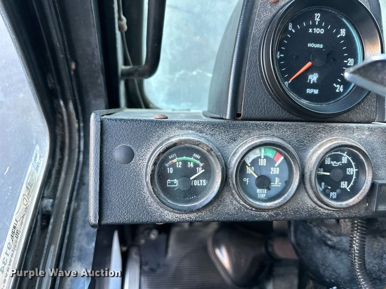 image for item NL9134 1996 Mack MR688S  roll-off container truck