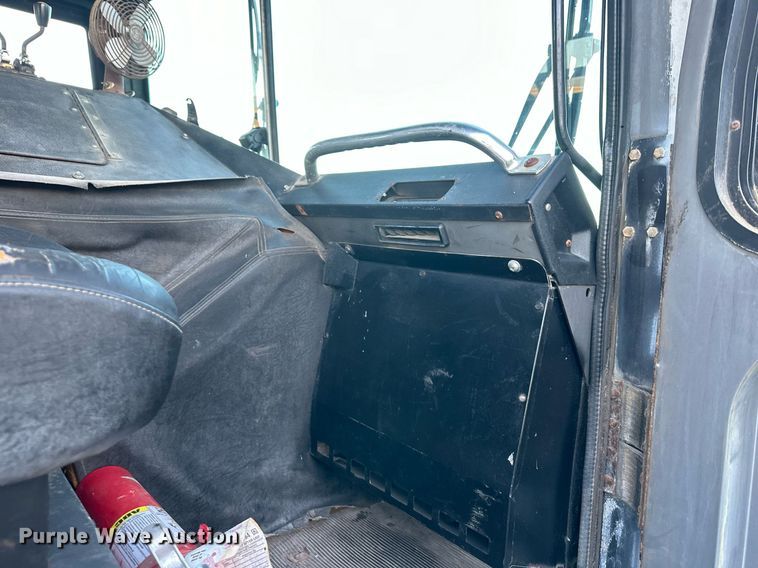 image for item NL9134 1996 Mack MR688S  roll-off container truck