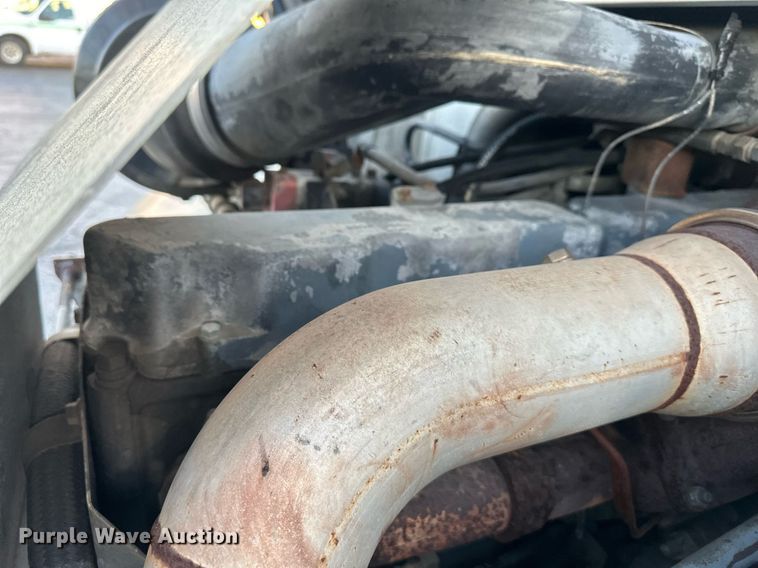 image for item NL9134 1996 Mack MR688S  roll-off container truck