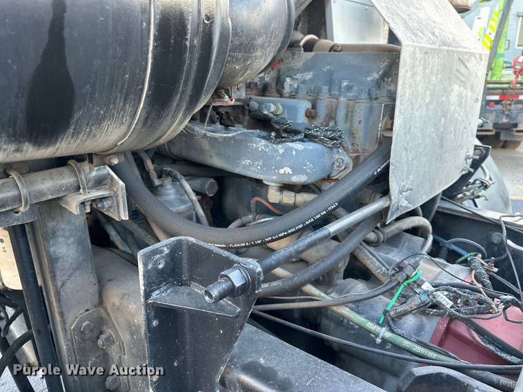 image for item NL9134 1996 Mack MR688S  roll-off container truck