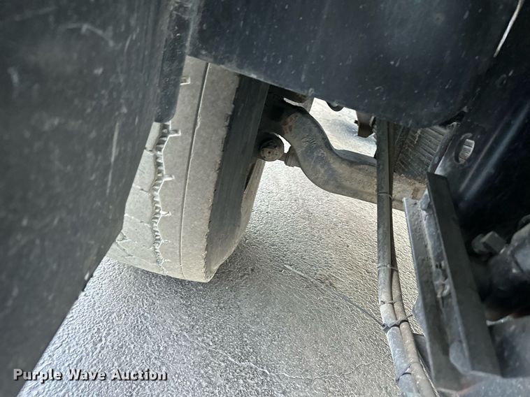 image for item NL9134 1996 Mack MR688S  roll-off container truck