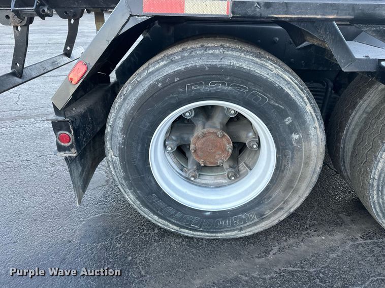 image for item NL9134 1996 Mack MR688S  roll-off container truck