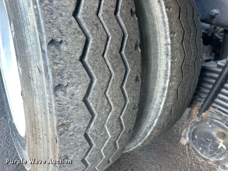 image for item NL9134 1996 Mack MR688S  roll-off container truck