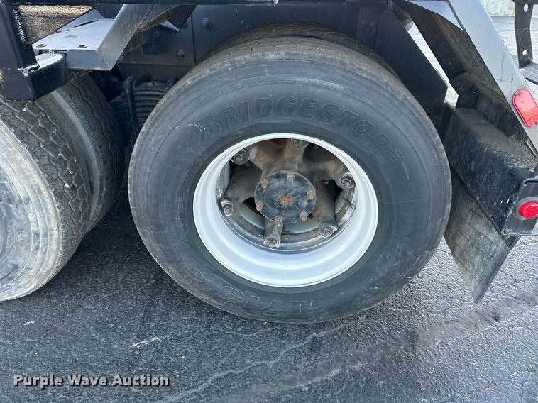 image for item NL9134 1996 Mack MR688S  roll-off container truck