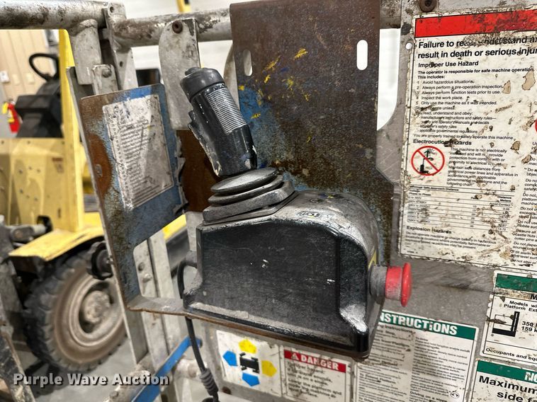 image for item NL9237 2006 Genie GR-20  vertical lift