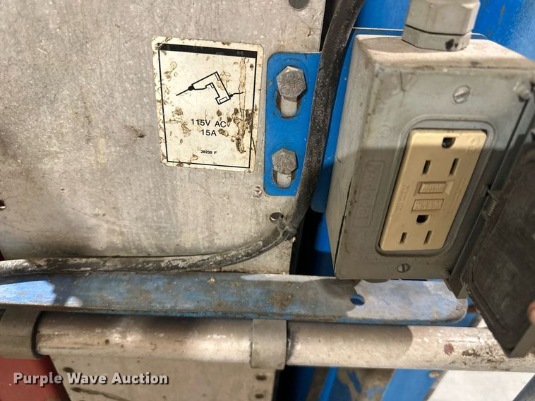 image for item NL9237 2006 Genie GR-20  vertical lift