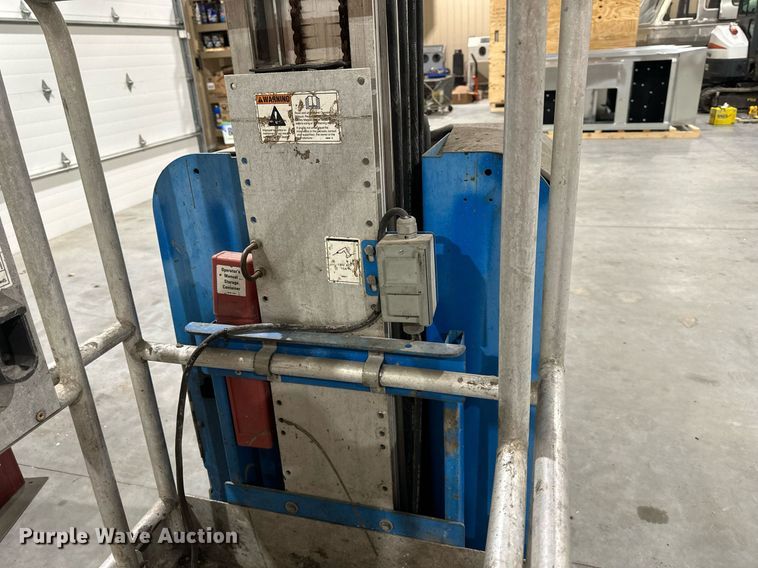 image for item NL9237 2006 Genie GR-20  vertical lift