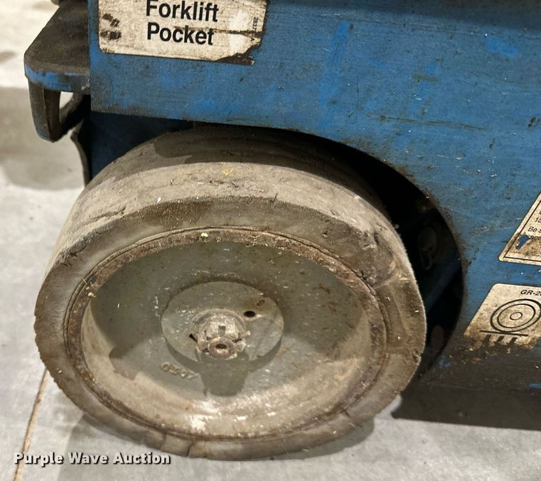 image for item NL9237 2006 Genie GR-20  vertical lift