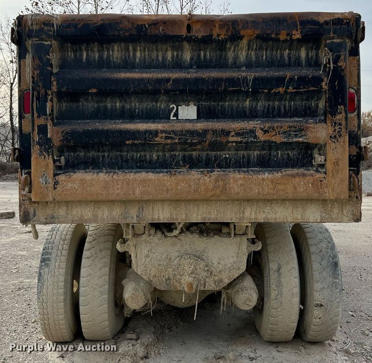 image for item NM9001 2002 International 2554 dump truck