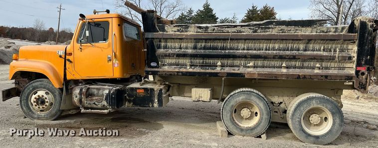 image for item NM9001 2002 International 2554 dump truck