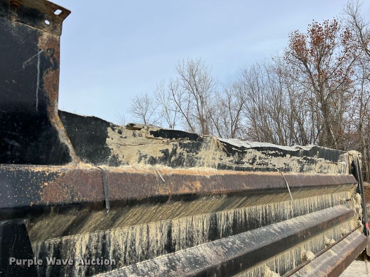 image for item NM9001 2002 International 2554 dump truck