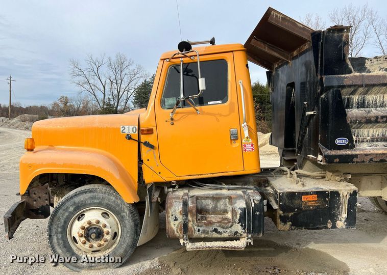 image for item NM9001 2002 International 2554 dump truck