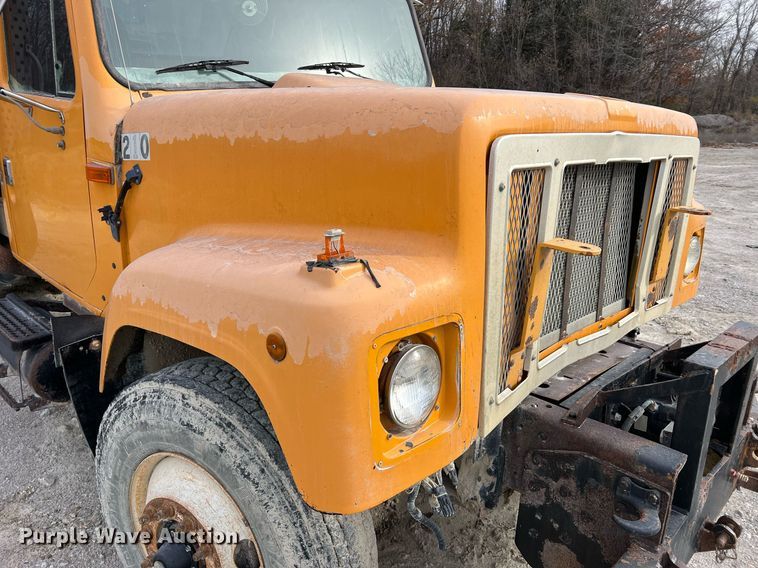 image for item NM9001 2002 International 2554 dump truck