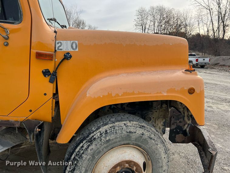 image for item NM9001 2002 International 2554 dump truck