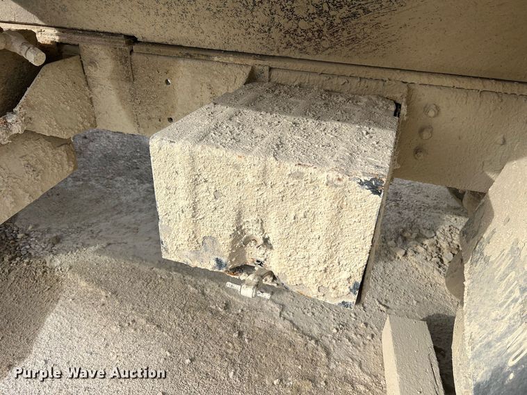 image for item NM9001 2002 International 2554 dump truck