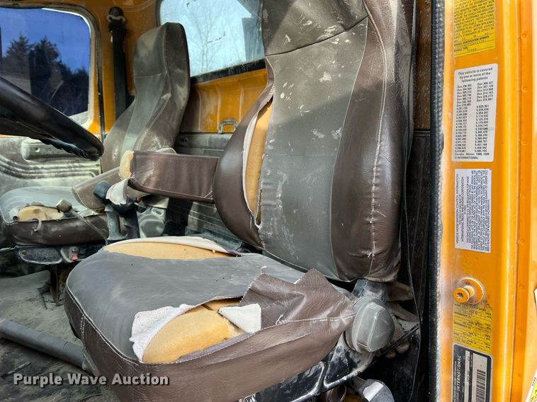 image for item NM9001 2002 International 2554 dump truck