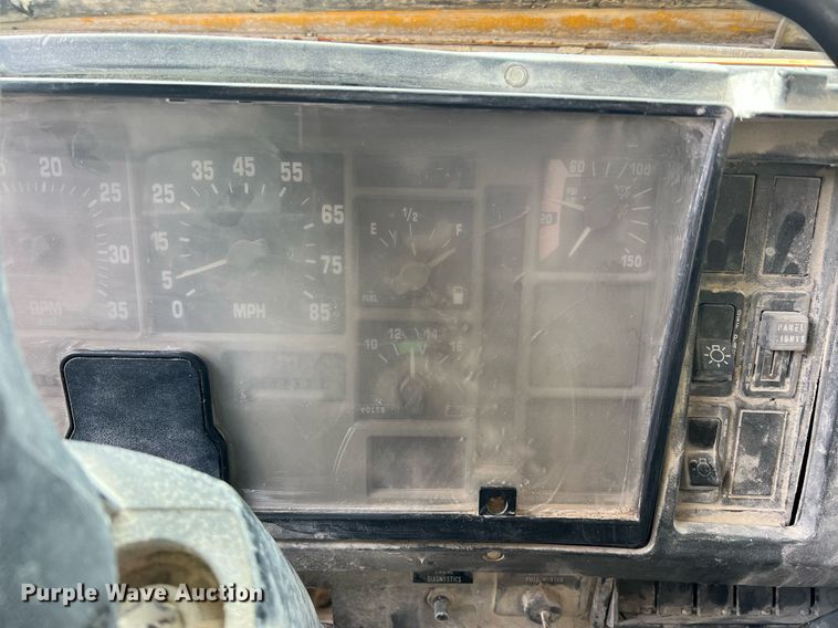 image for item NM9001 2002 International 2554 dump truck