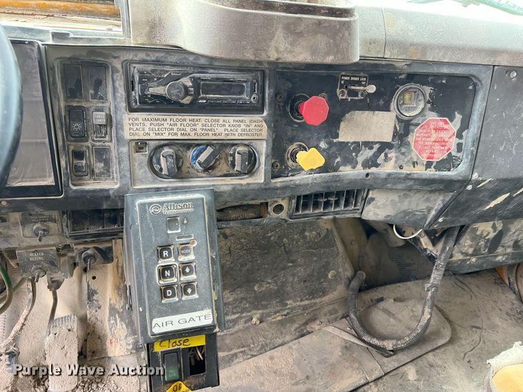 image for item NM9001 2002 International 2554 dump truck