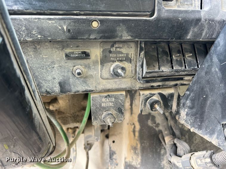 image for item NM9001 2002 International 2554 dump truck