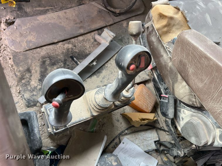 image for item NM9001 2002 International 2554 dump truck