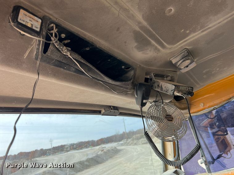 image for item NM9001 2002 International 2554 dump truck