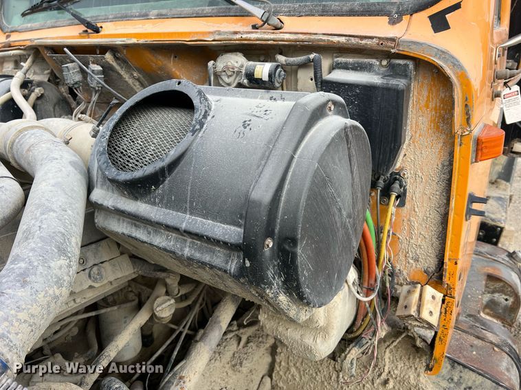 image for item NM9001 2002 International 2554 dump truck