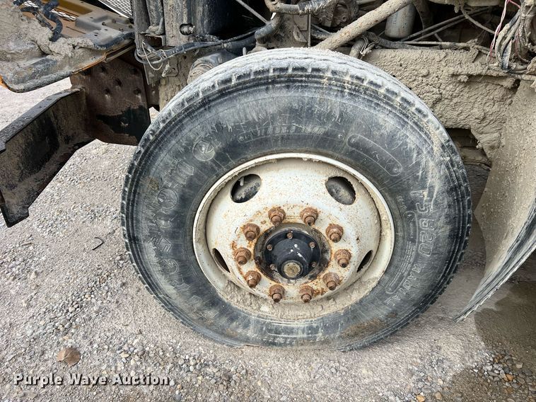 image for item NM9001 2002 International 2554 dump truck